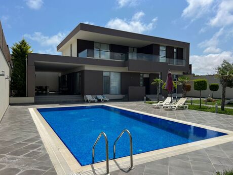 6 otaqlı həyət evi/bağ evi - Şüvəlan q. - 300 m²