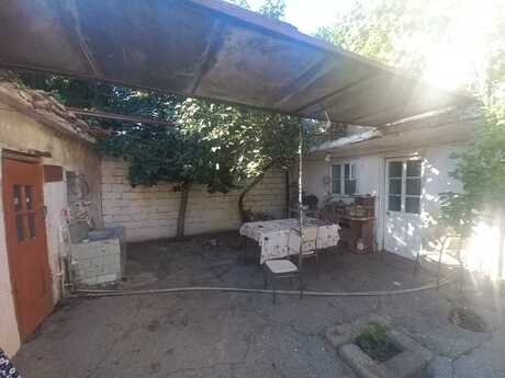 4 otaqlı həyət evi/bağ evi - Azadlıq Prospekti m. - 80 m²