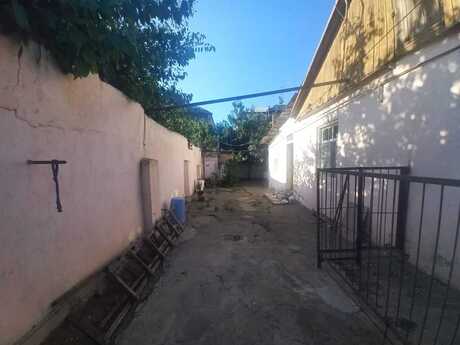 4 otaqlı həyət evi/bağ evi - Azadlıq Prospekti m. - 80 m²
