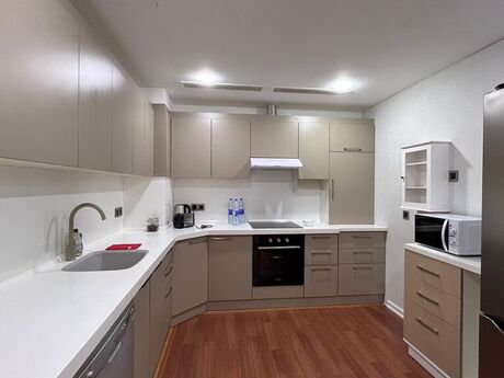 3-room new-build apartment for rent in Port Baku Residence, 115 m², 3 000 AZN/mo, photo 4 / 12
