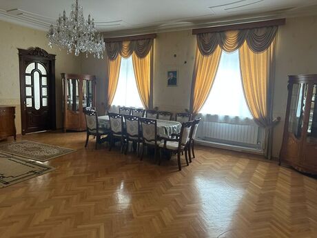 7 otaqlı həyət evi/bağ evi - Nəsimi m. - 650 m²