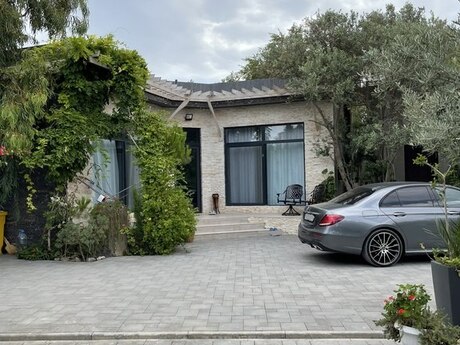 4 otaqlı həyət evi/bağ evi - Şüvəlan q. - 150 m²