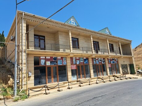 5 otaqlı həyət evi/bağ evi - Badamdar q. - 300 m²