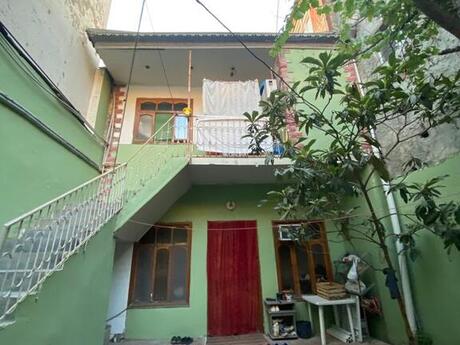5 otaqlı həyət evi/bağ evi - Azadlıq Prospekti m. - 60 m²