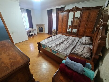 3 otaqlı köhnə tikili - Sahil m. - 111 m²