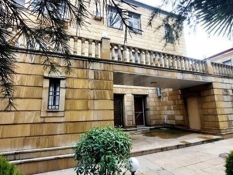 8 otaqlı həyət evi/bağ evi - Badamdar q. - 600 m²