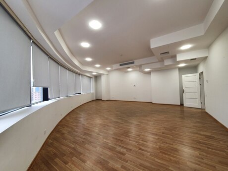 5-комн. офис - Насиминский р. - 241 м²