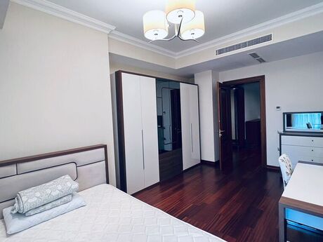 4 otaqlı yeni tikili - Nəsimi r. - 185 m²