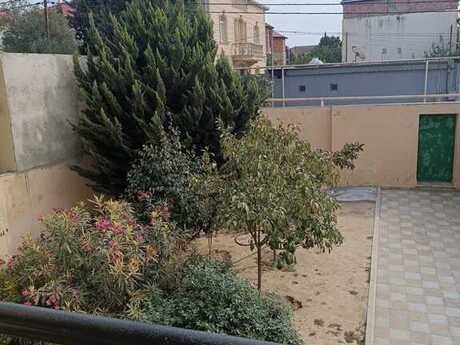 6 otaqlı həyət evi/bağ evi - Bakıxanov q. - 448 m²