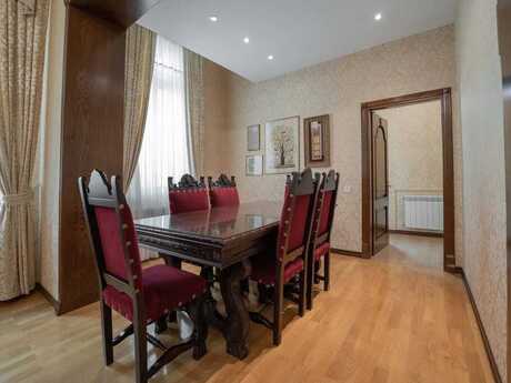 11 otaqlı həyət evi/bağ evi - İçəri Şəhər m. - 398 m²