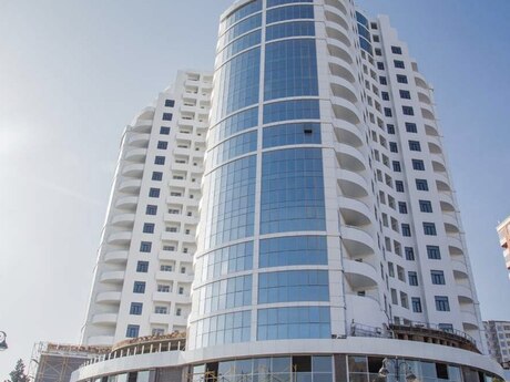 4 otaqlı yeni tikili - İnşaatçılar m. - 200 m²