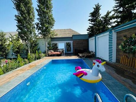 4 otaqlı həyət evi/bağ evi - Buzovna q. - 230 m²