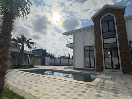 6 otaqlı həyət evi/bağ evi - Şüvəlan q. - 250 m²