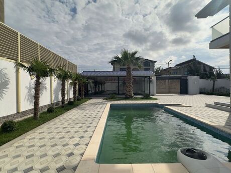 6 otaqlı həyət evi/bağ evi - Şüvəlan q. - 250 m²