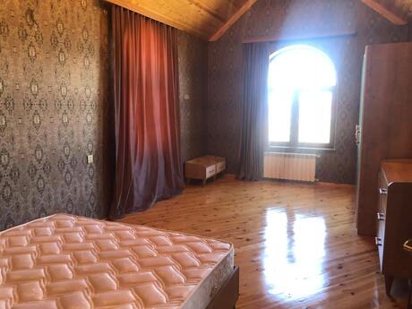 6 otaqlı həyət evi/bağ evi - Novxanı q. - 300 m²