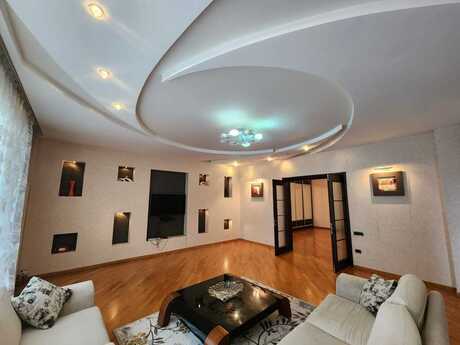 Kirayə 5 otaqlı mənzil, 296 m², 8 Noyabr: 1 700 ₼/ay 2