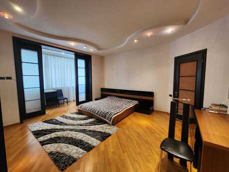 Kirayə 5 otaqlı mənzil, 296 m², 8 Noyabr: 1 700 ₼/ay 5