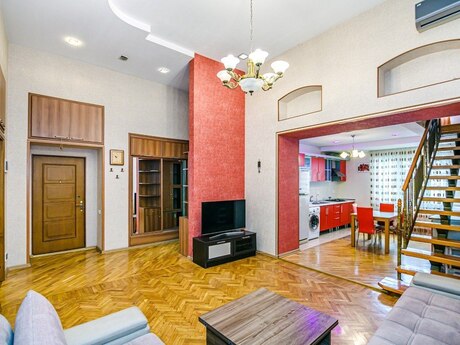 3 otaqlı köhnə tikili - Nizami m. - 120 m²
