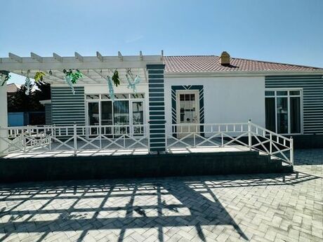 4 otaqlı həyət evi/bağ evi - Buzovna q. - 280 m²