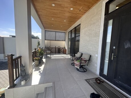 4 otaqlı həyət evi/bağ evi - Şüvəlan q. - 280 m²