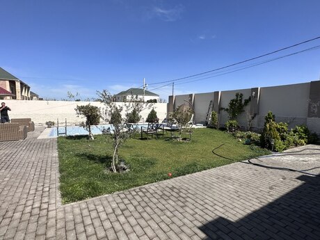 4 otaqlı həyət evi/bağ evi - Şüvəlan q. - 280 m²