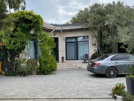5 otaqlı həyət evi/bağ evi - Şüvəlan q. - 250 m²