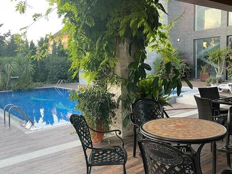 5 otaqlı həyət evi/bağ evi - Şüvəlan q. - 250 m²