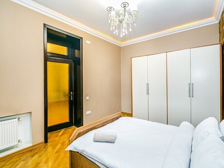 4 otaqlı köhnə tikili - Sahil m. - 157 m²