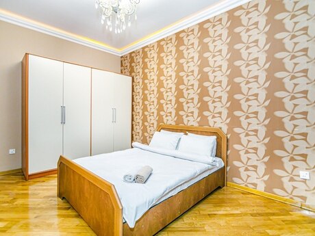 4 otaqlı köhnə tikili - Sahil m. - 157 m²