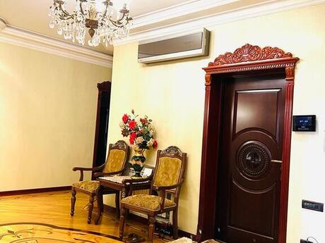 4 otaqlı yeni tikili - İnşaatçılar m. - 153 m²
