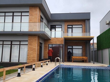 8 otaqlı həyət evi/bağ evi - Mərdəkan q. - 320 m²