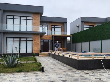 8 otaqlı həyət evi/bağ evi - Mərdəkan q. - 320 m²