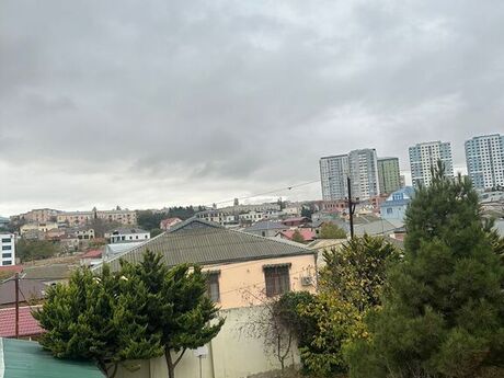 6 otaqlı həyət evi/bağ evi - Badamdar q. - 410 m²