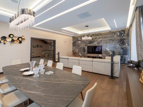 7 otaqlı həyət evi/bağ evi - Bilgəh q. - 565 m²