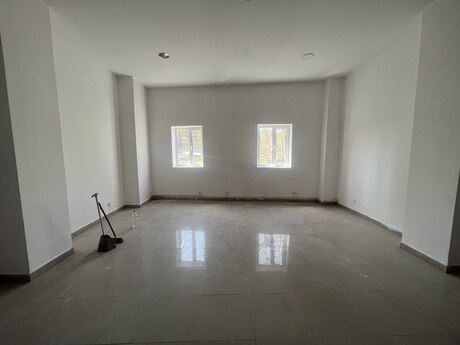 Obyekt - 8 Noyabr m. - 40 m²
