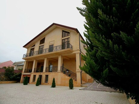 6 otaqlı həyət evi/bağ evi - Badamdar q. - 430 m²