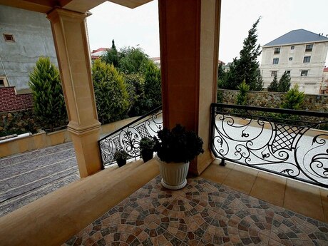 6 otaqlı həyət evi/bağ evi - Badamdar q. - 430 m²