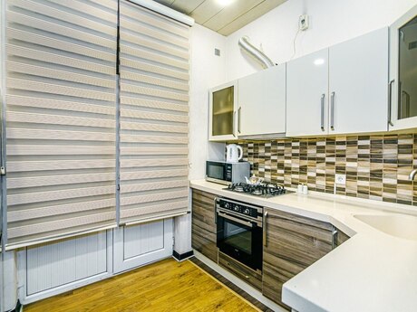2 otaqlı köhnə tikili - Səbail r. - 75 m²
