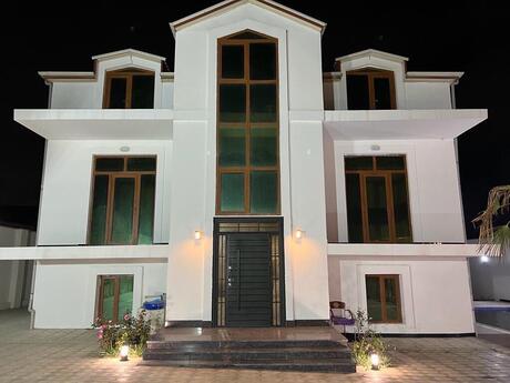 4 otaqlı həyət evi/bağ evi - Novxanı q. - 250 m²