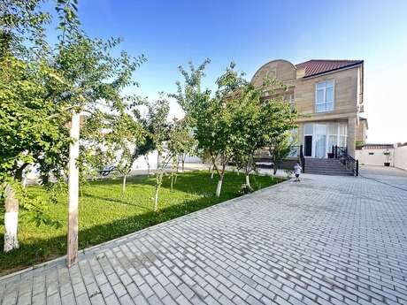 7 otaqlı həyət evi/bağ evi - Şüvəlan q. - 360 m²