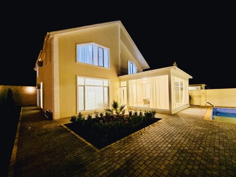 5 otaqlı həyət evi/bağ evi - Şüvəlan q. - 320 m²