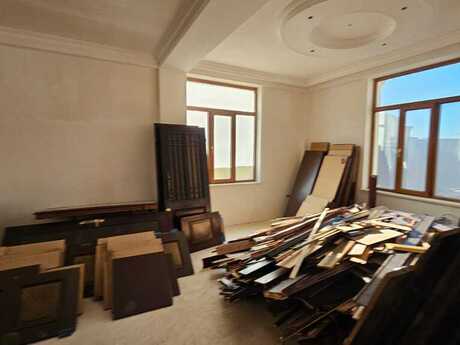 9 otaqlı həyət evi/bağ evi - Badamdar q. - 600 m²
