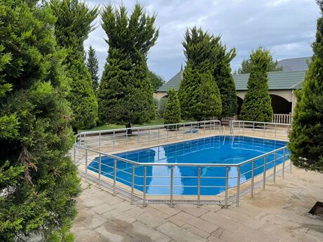 5 otaqlı həyət evi/bağ evi - Novxanı q. - 280 m²