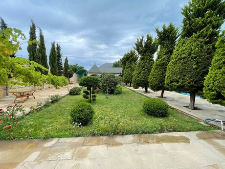 5 otaqlı həyət evi/bağ evi - Novxanı q. - 280 m²