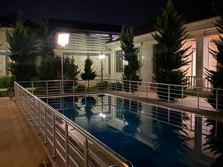 8 otaqlı həyət evi/bağ evi - Novxanı q. - 320 m²