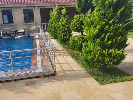 5 otaqlı həyət evi/bağ evi - Novxanı q. - 280 m²