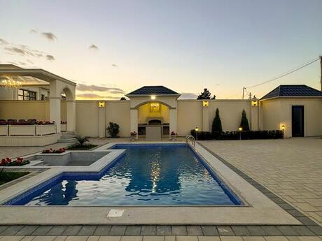 4 otaqlı həyət evi/bağ evi - Şüvəlan q. - 230 m²