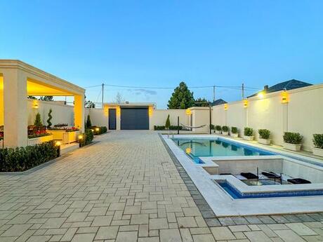 House with Garden, Villa For Sale