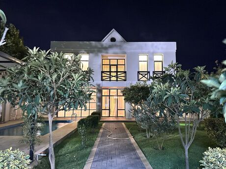 5 otaqlı həyət evi/bağ evi - Mərdəkan q. - 350 m²