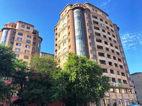 3 rooms · 158 m² · floor 6/13, Nizami